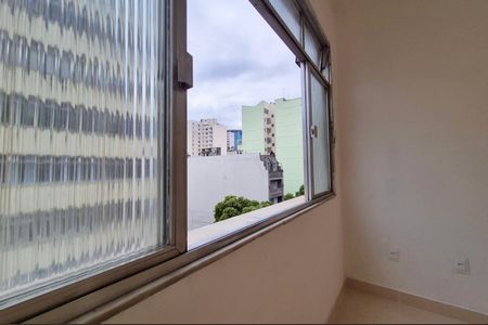 Sala/Quarto de apartamento para alugar com 1 quarto, 27m² em Centro, Rio de Janeiro