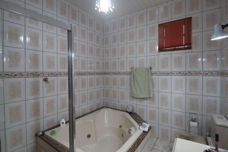 Casa para alugar com 300m², 5 quartos e 4 vagasBanheiro da Suíte 2