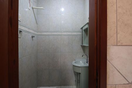 Casa para alugar com 300m², 5 quartos e 4 vagasBanheiro de serviço