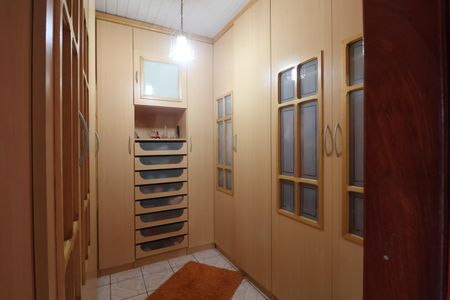 Casa para alugar com 300m², 5 quartos e 4 vagasCloset da suíte 2