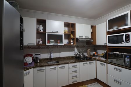 Casa para alugar com 300m², 5 quartos e 4 vagasCozinha