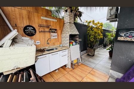 Casa de condomínio para alugar com 196m², 5 quartos e 8 vagas Casa de condomínio para alugar com 196m², 5 quartos e 8 vagasÁrea comum - Churrasqueira