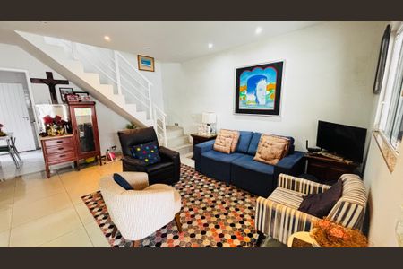 Casa de condomínio para alugar com 196m², 5 quartos e 8 vagas Casa de condomínio para alugar com 196m², 5 quartos e 8 vagasSala