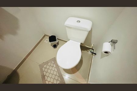 Casa de condomínio para alugar com 196m², 5 quartos e 8 vagas Casa de condomínio para alugar com 196m², 5 quartos e 8 vagasLavabo