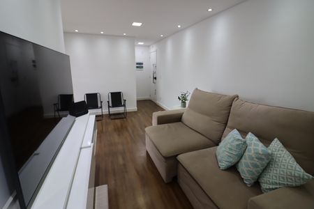 Sala de apartamento à venda com 2 quartos, 62m² em Km 18, Osasco