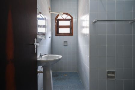 Casa para alugar com 250m², 3 quartos e 2 vagasBanheiro da Suite