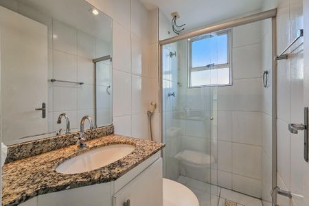 Apartamento à venda com 55m², 2 quartos e 1 vaga Apartamento à venda com 55m², 2 quartos e 1 vagaBanheiro social