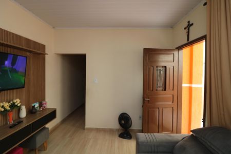 Sala de casa para alugar com 2 quartos, 150m² em Jardim Tango, São Paulo