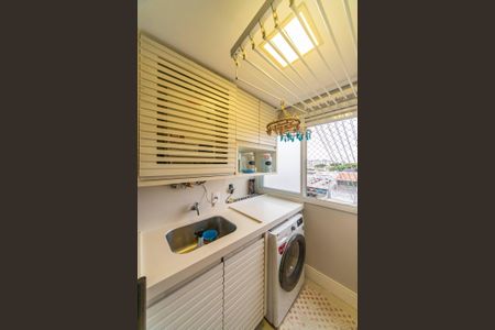 Apartamento à venda com 90m², 3 quartos e 2 vagas Apartamento à venda com 90m², 3 quartos e 2 vagasÁrea de Serviço