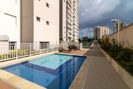 Apartamento à venda com 90m², 3 quartos e 2 vagas Apartamento à venda com 90m², 3 quartos e 2 vagasÁrea comum - Piscina