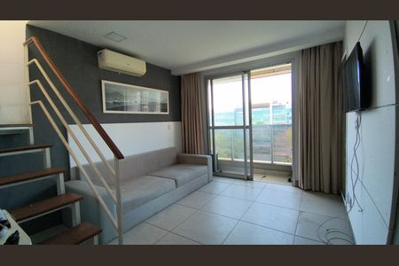 Sala de apartamento para alugar com 1 quarto, 83m² em Recreio dos Bandeirantes, Rio de Janeiro