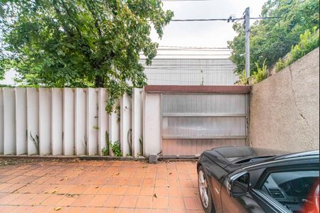 Casa para alugar com 600m², 3 quartos e 4 vagas Casa para alugar com 600m², 3 quartos e 4 vagasGaragem e Quintal
