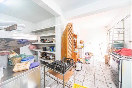 Casa para alugar com 600m², 3 quartos e 4 vagas Casa para alugar com 600m², 3 quartos e 4 vagasCozinha Fundos