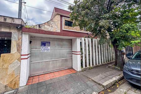 Casa para alugar com 600m², 3 quartos e 4 vagas Casa para alugar com 600m², 3 quartos e 4 vagasFachada