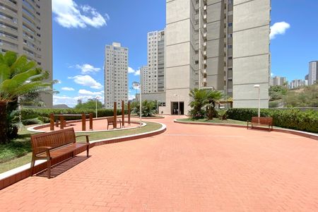 Apartamento à venda com 77m², 2 quartos e 2 vagasÁrea comum - Pátio