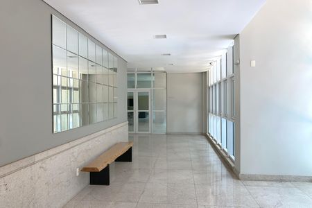 Apartamento à venda com 77m², 2 quartos e 2 vagasÁrea comum - Hall