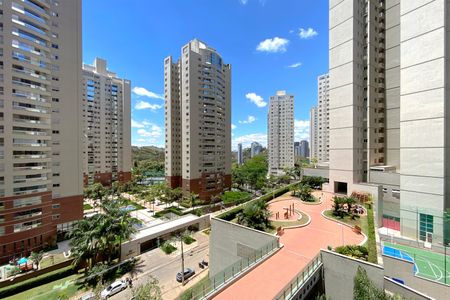 Apartamento à venda com 77m², 2 quartos e 2 vagasVista