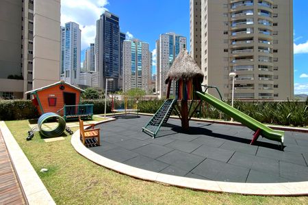 Apartamento à venda com 77m², 2 quartos e 2 vagasÁrea comum - Playground