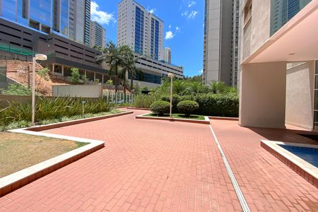 Apartamento à venda com 77m², 2 quartos e 2 vagasÁrea comum - Pátio e Jardim