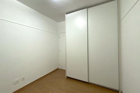 Apartamento à venda com 77m², 2 quartos e 2 vagasQuarto 2