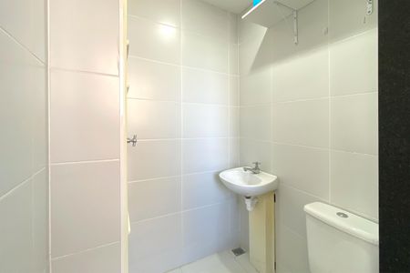 Apartamento à venda com 77m², 2 quartos e 2 vagasBanheiro de serviço