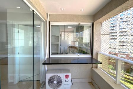 Apartamento à venda com 77m², 2 quartos e 2 vagasVaranda da Sala