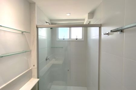 Apartamento à venda com 77m², 2 quartos e 2 vagasBanheiro da Suíte 1