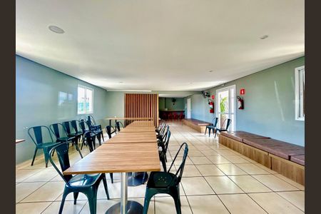 Apartamento para alugar com 42m², 2 quartos e 1 vaga Apartamento para alugar com 42m², 2 quartos e 1 vagaÁrea comum - Salão de festas