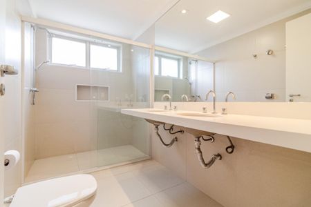 Apartamento à venda com 216m², 3 quartos e 4 vagasBanheiro Social