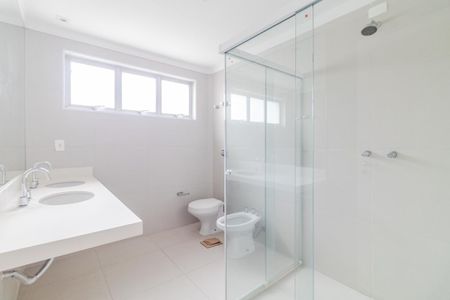 Apartamento à venda com 216m², 3 quartos e 4 vagasBanheiro da Suíte