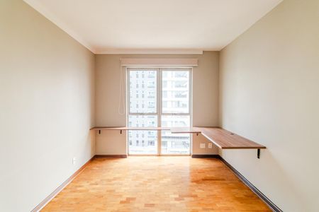 Apartamento à venda com 216m², 3 quartos e 4 vagasEscritório