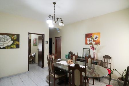 Casa para alugar com 300m², 3 quartos e 5 vagas Casa para alugar com 300m², 3 quartos e 5 vagasSala de Jantar