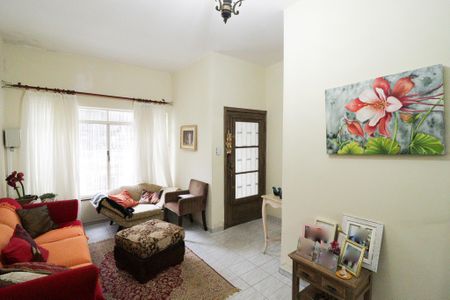 Casa para alugar com 300m², 3 quartos e 5 vagas Casa para alugar com 300m², 3 quartos e 5 vagasSala