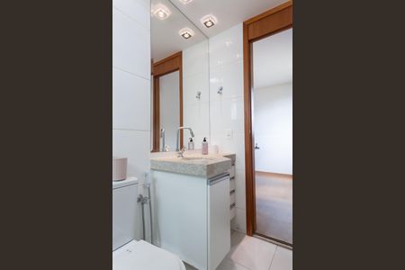 Apartamento à venda com 85m², 3 quartos e 2 vagasBanheiro suite 