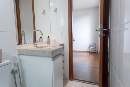 Apartamento à venda com 85m², 3 quartos e 2 vagasBanheiro suite 