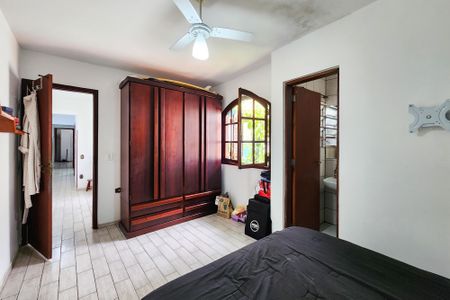 Casa à venda com 154m², 4 quartos e 2 vagasSuíte