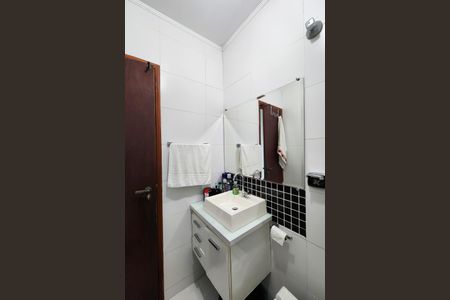 Casa à venda com 154m², 4 quartos e 2 vagasBanheiro Social