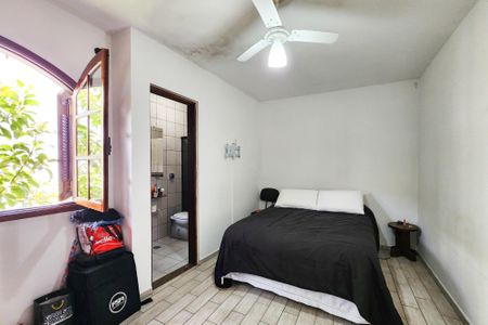 Casa à venda com 154m², 4 quartos e 2 vagasSuíte