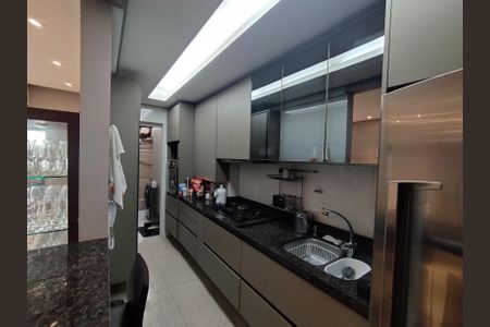 Apartamento à venda com 98m², 2 quartos e 1 vaga Apartamento à venda com 98m², 2 quartos e 1 vagaCozinha - Armários