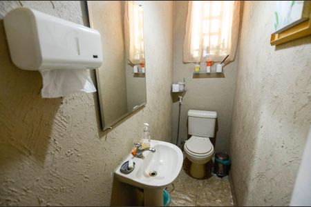 Lavabo de casa à venda com 7 quartos, 200m² em Tijuca, Rio de Janeiro