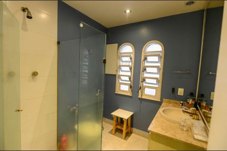 Casa à venda com 200m², 7 quartos e 4 vagasBanheiro da Suíte