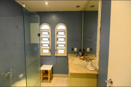 Casa à venda com 200m², 7 quartos e 4 vagasBanheiro da Suíte