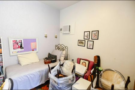 Casa à venda com 200m², 7 quartos e 4 vagasQuarto 3