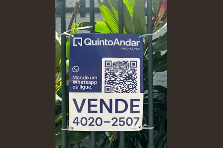 Casa à venda com 200m², 7 quartos e 4 vagasFachada