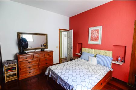 Casa à venda com 200m², 7 quartos e 4 vagasQuarto 4