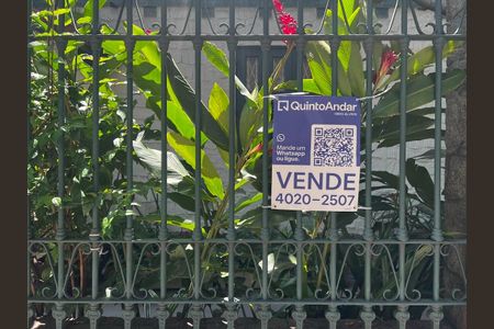Casa à venda com 200m², 7 quartos e 4 vagasFachada