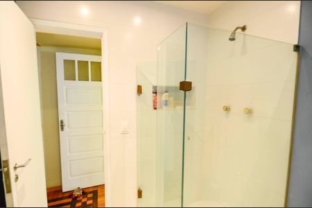 Casa à venda com 200m², 7 quartos e 4 vagasBanheiro da Suíte