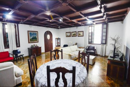 Sala de casa à venda com 7 quartos, 200m² em Tijuca, Rio de Janeiro