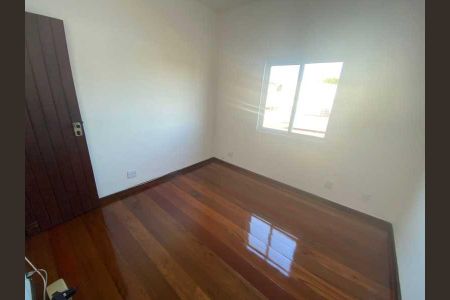 Casa à venda com 223m², 4 quartos e 3 vagas