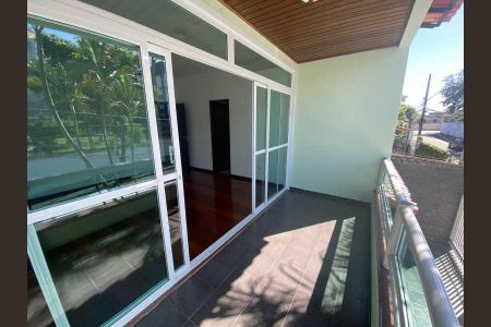 Casa à venda com 223m², 4 quartos e 3 vagas